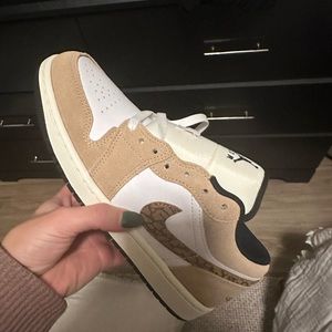 Air Jordan 1 low